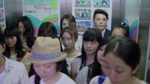 撩妹姐妹吃瓜,姐妹们一起吃瓜，解锁恋爱新姿势